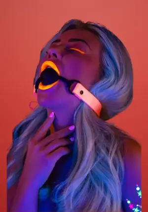 Taboom - Fekete szájpecek világító pánttal