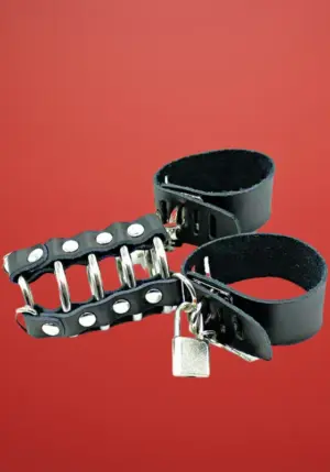 Ohmama - Bőr szíjas péniszkaloda herepántokkal