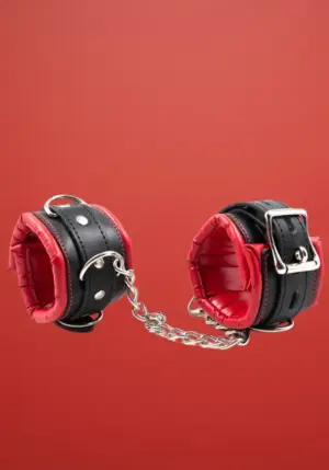 Latetobed  - Állítható bilincs lánccal (piros-fekete)